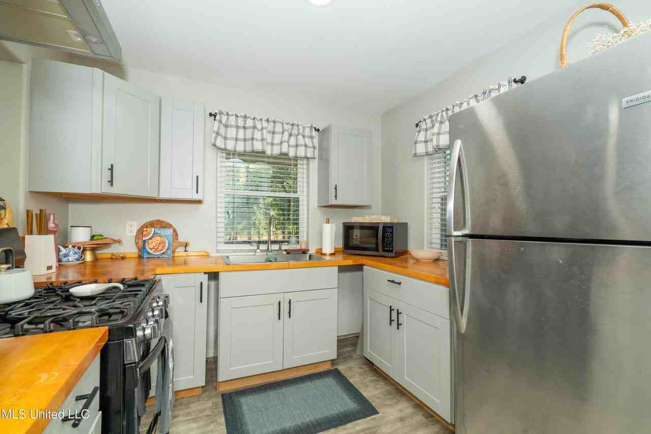 23349 Bells Ferry Rd - Photo 7 of 19