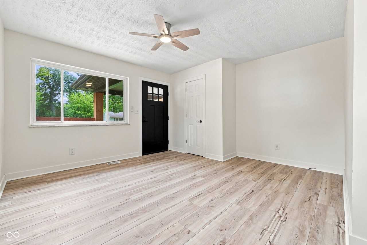 3660 N Sadlier Dr - Photo 5 of 24