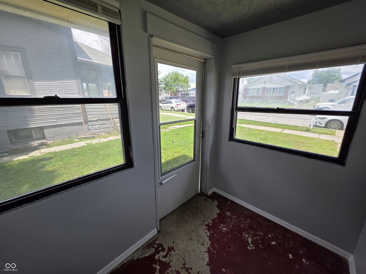 84 S 6th Ave - Photo 3 of 13