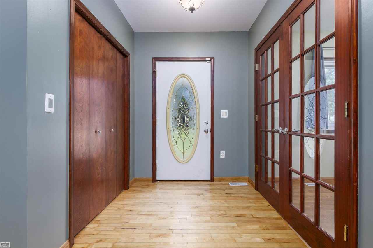 38055 Winkler St - Photo 3 of 24