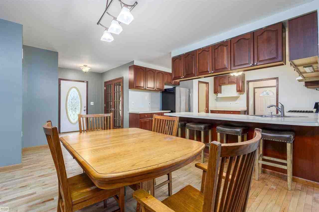 38055 Winkler St - Photo 6 of 24