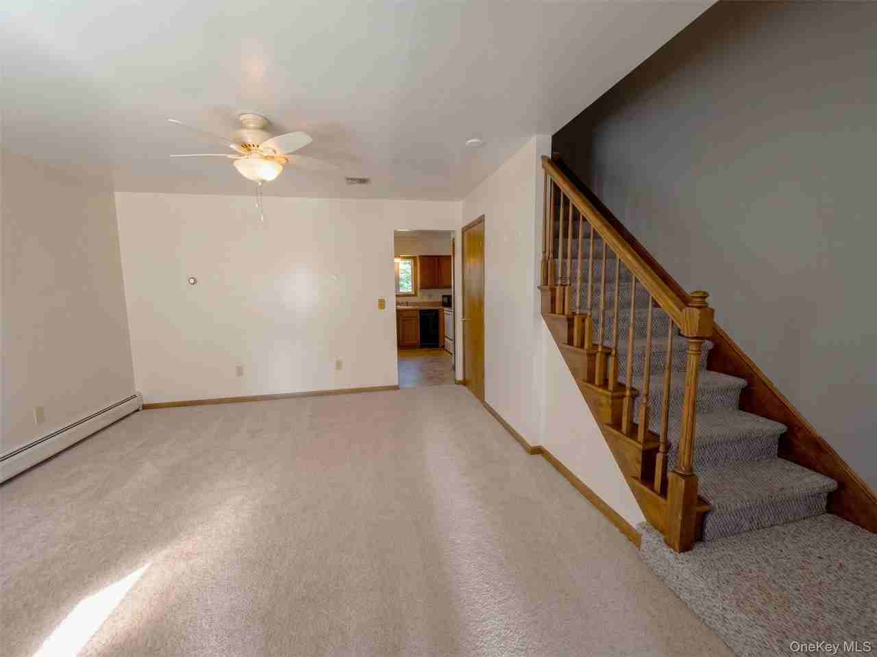 17 Brooks Ln #B - Photo 4 of 12
