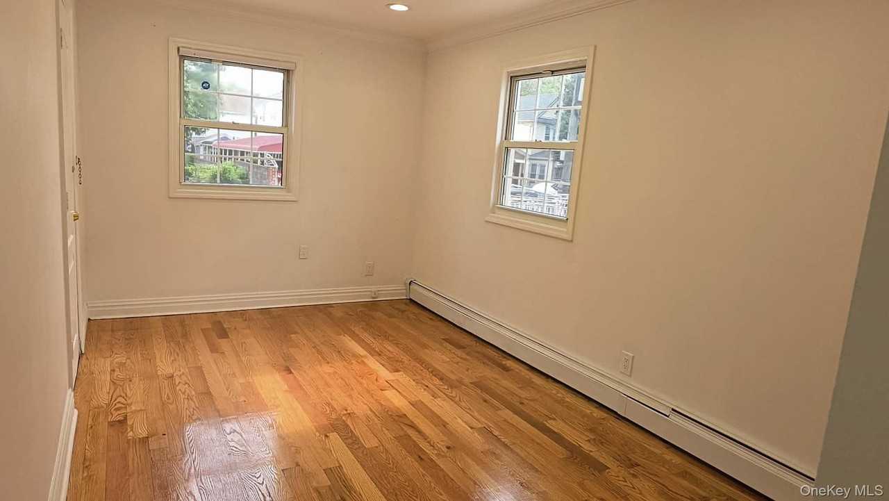 15541 115th Ave #1 - Photo 2 of 7