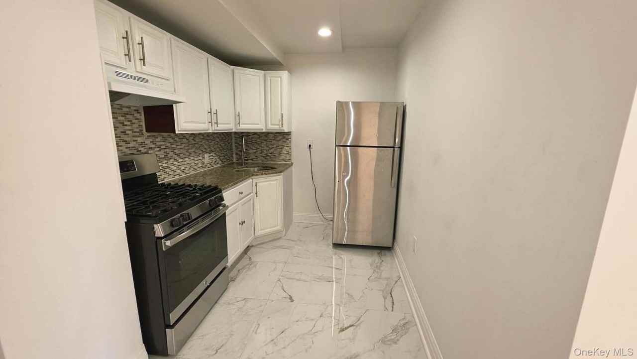 15541 115th Ave #1 - Photo 5 of 7