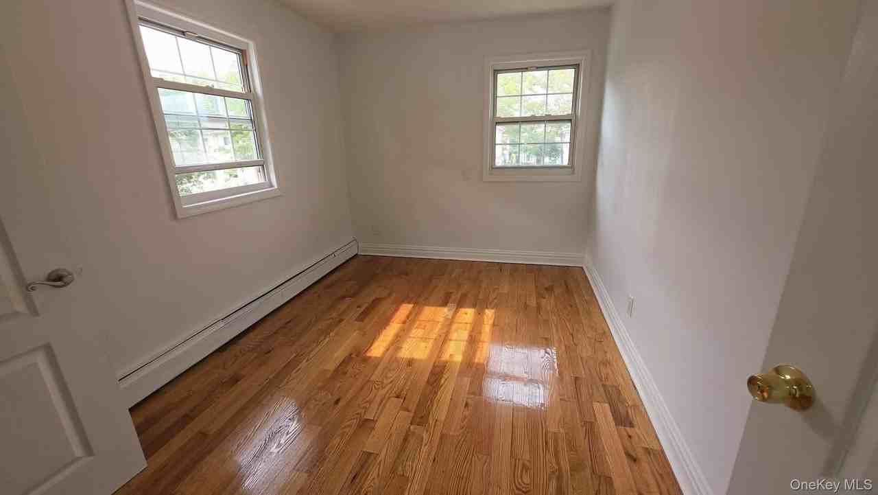 15541 115th Ave #2 - Photo 2 of 10