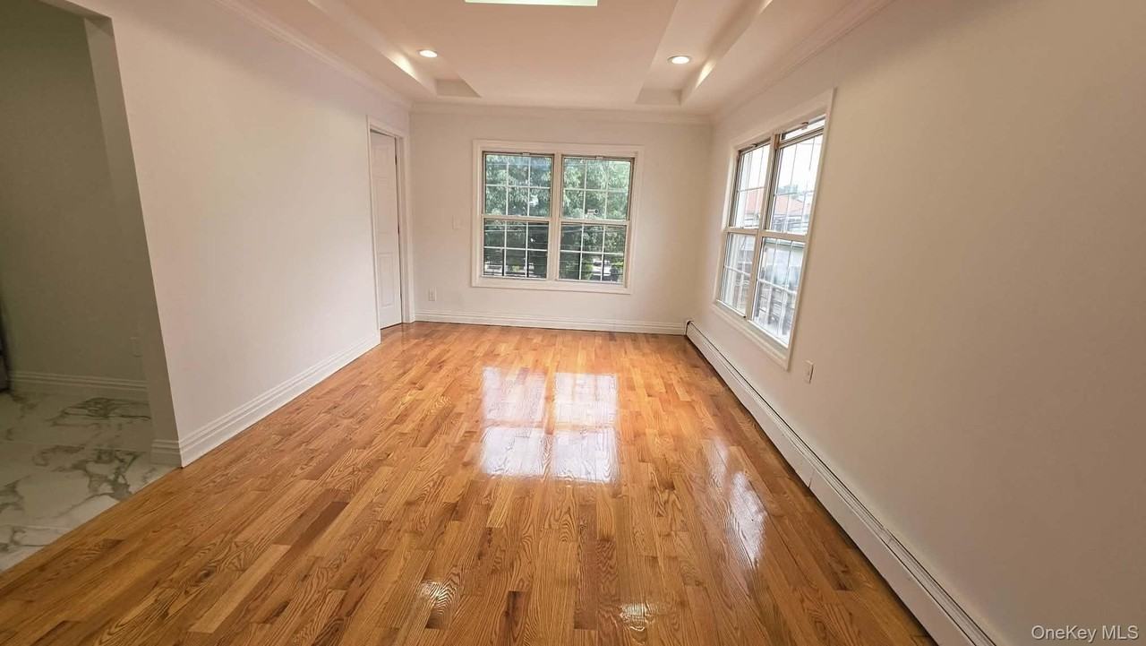 15541 115th Ave #2 - Photo 4 of 10