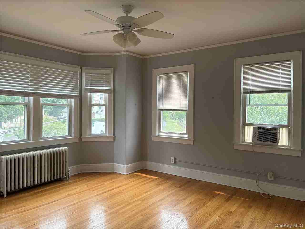 31 Forest Ave - Photo 2 of 12