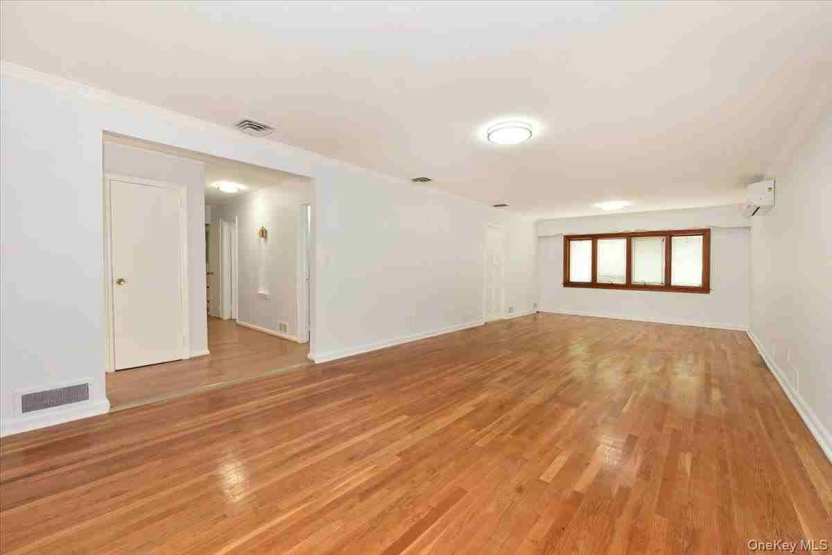 7515 196th Pl - Photo 3 of 16
