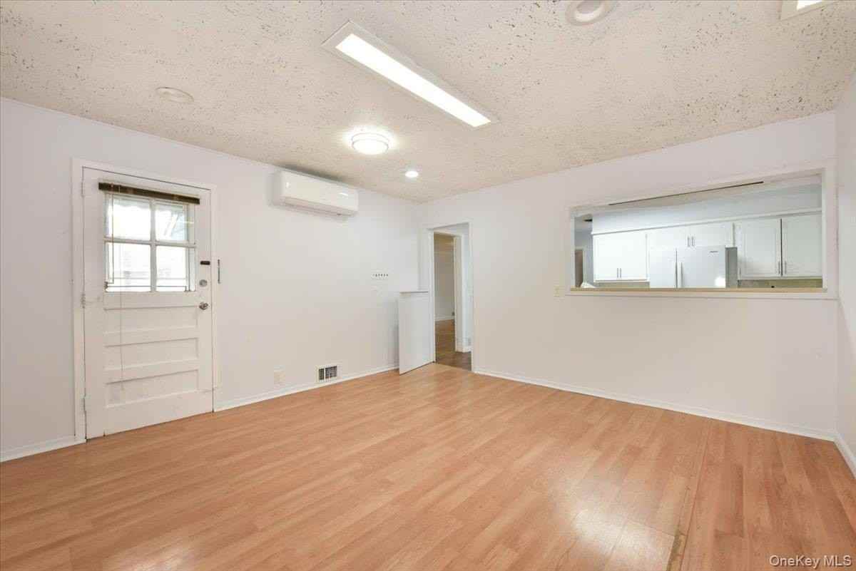 7515 196th Pl - Photo 5 of 16