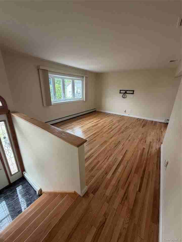 108 Lee Ave - Photo 2 of 12