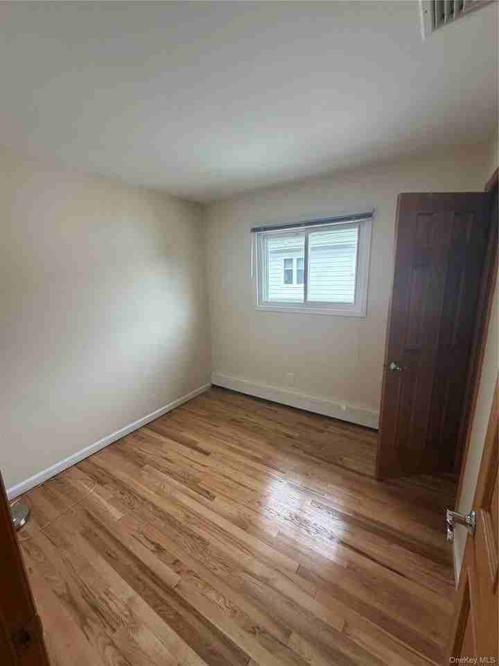 108 Lee Ave - Photo 7 of 12