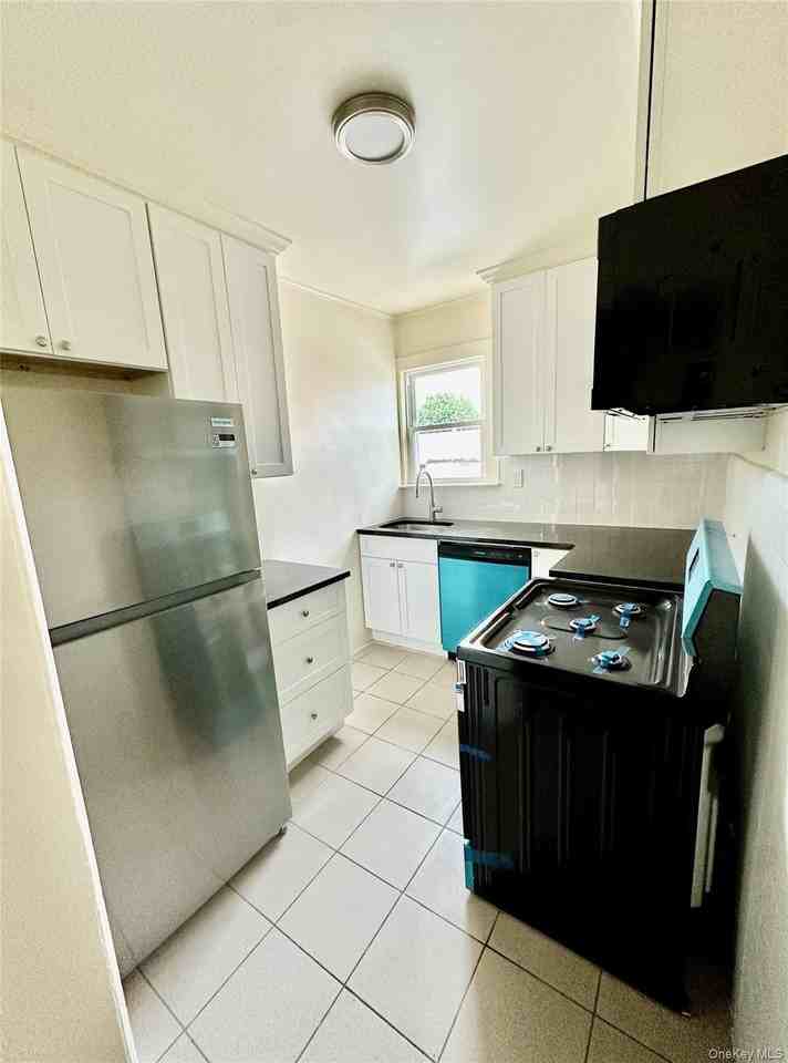 918 Hempstead Tpke #6 - Photo 2 of 9