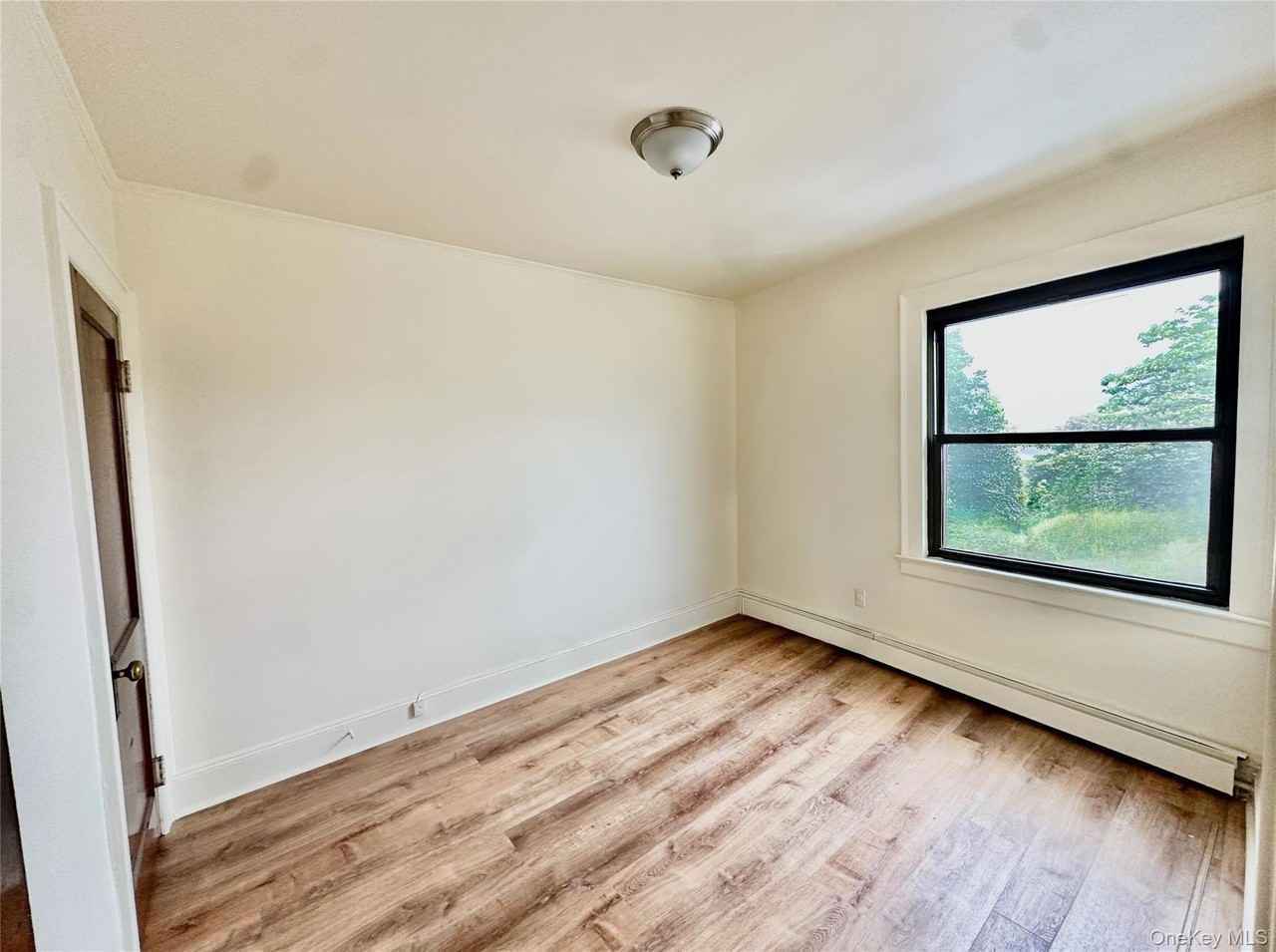 918 Hempstead Tpke #6 - Photo 6 of 9