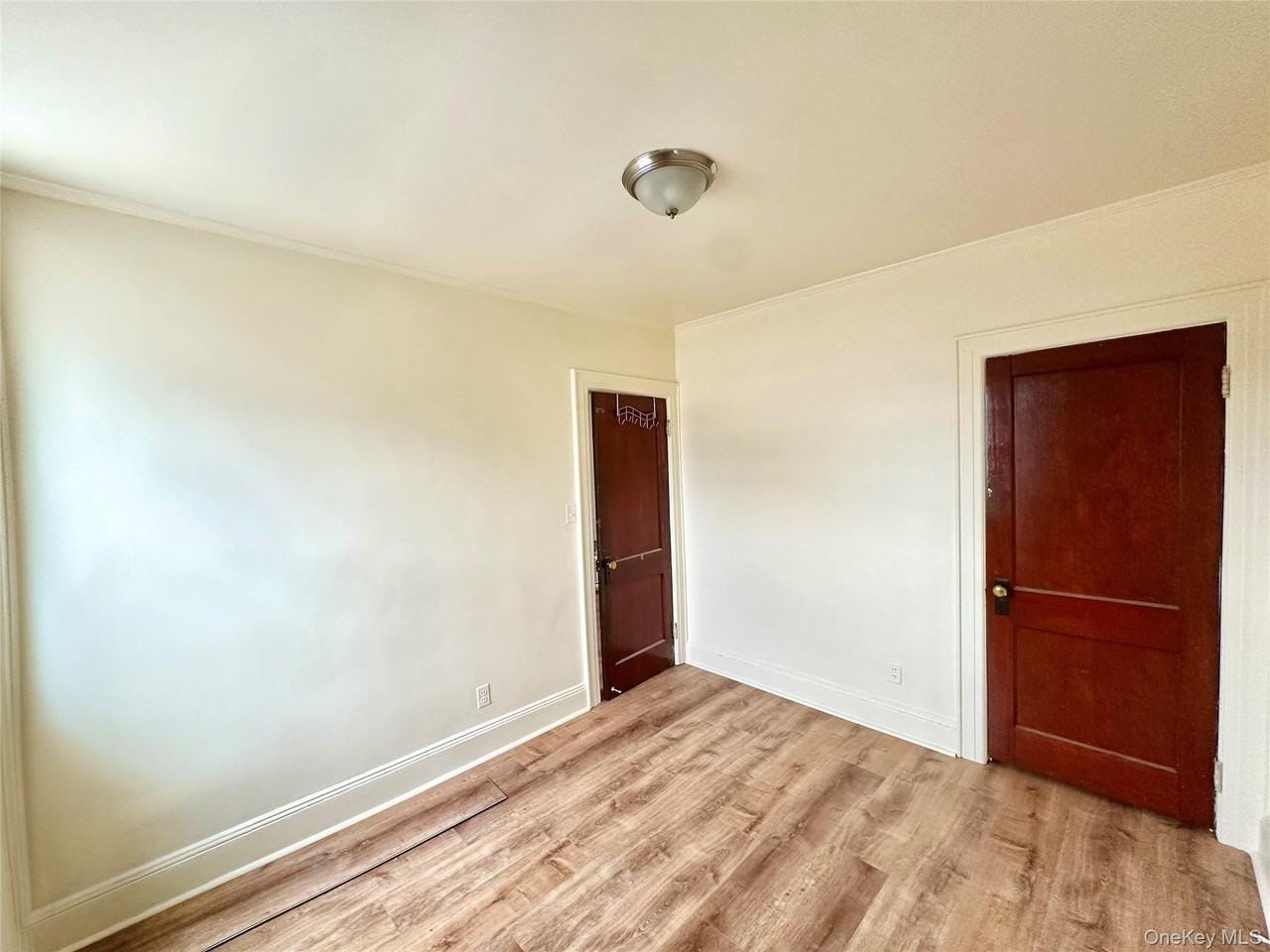 918 Hempstead Tpke #6 - Photo 7 of 9