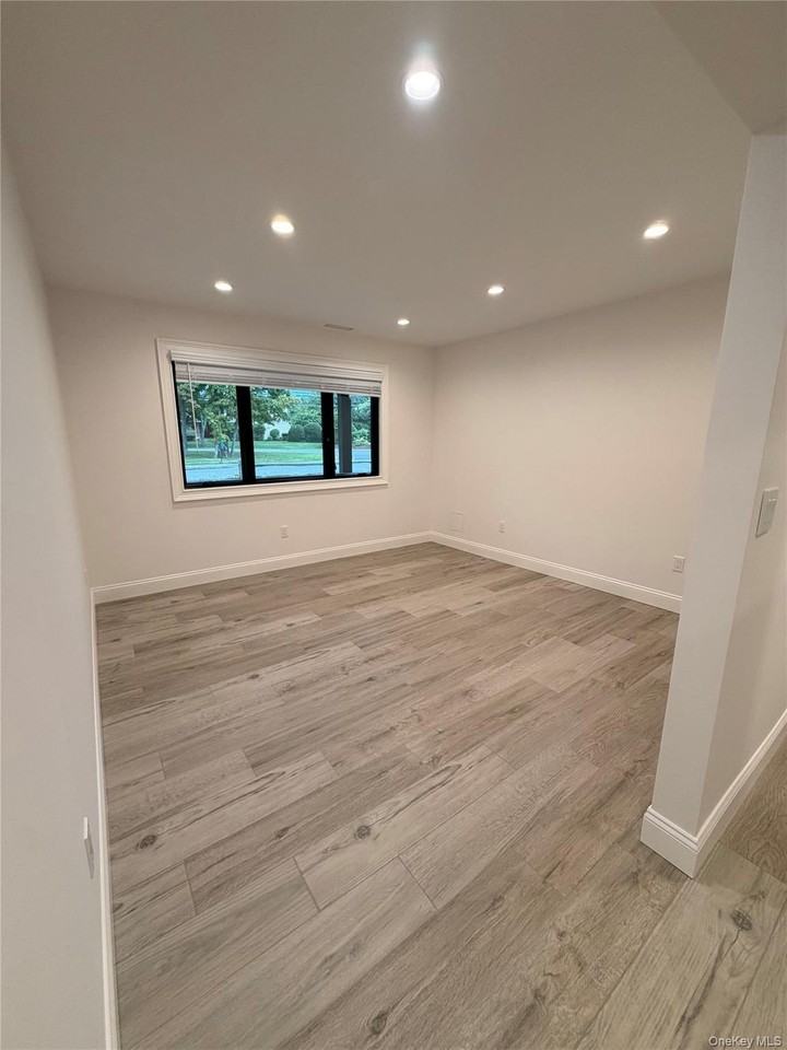 17 Jefferson Ave - Photo 7 of 13