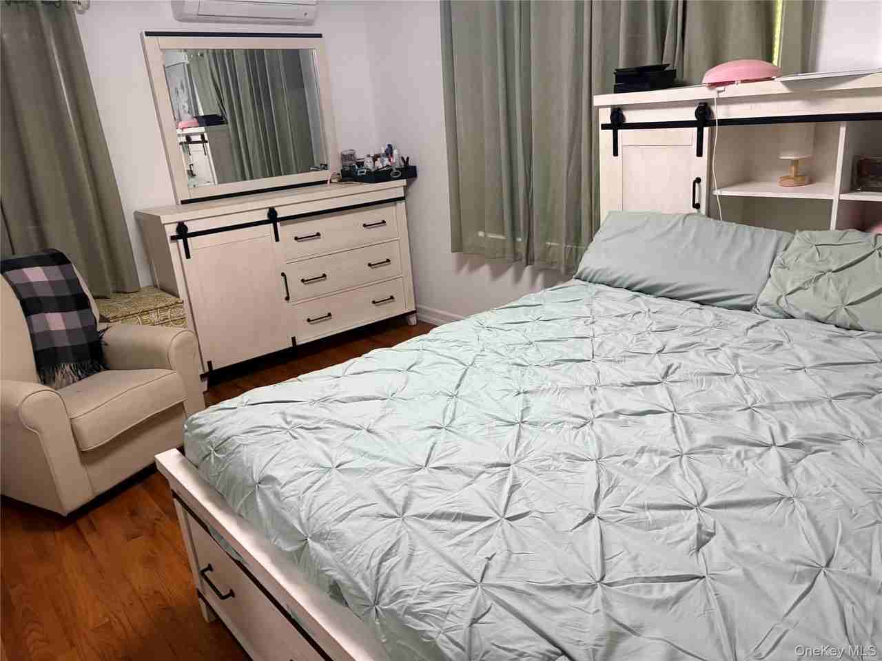 24 Faye Ave - Photo 2 of 11