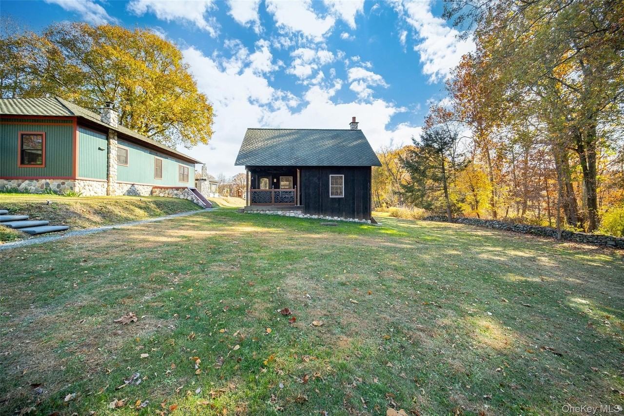 35 Clara Ave - Photo 2 of 25
