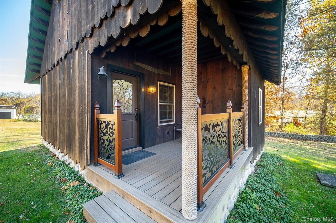 35 Clara Ave - Photo 4 of 25