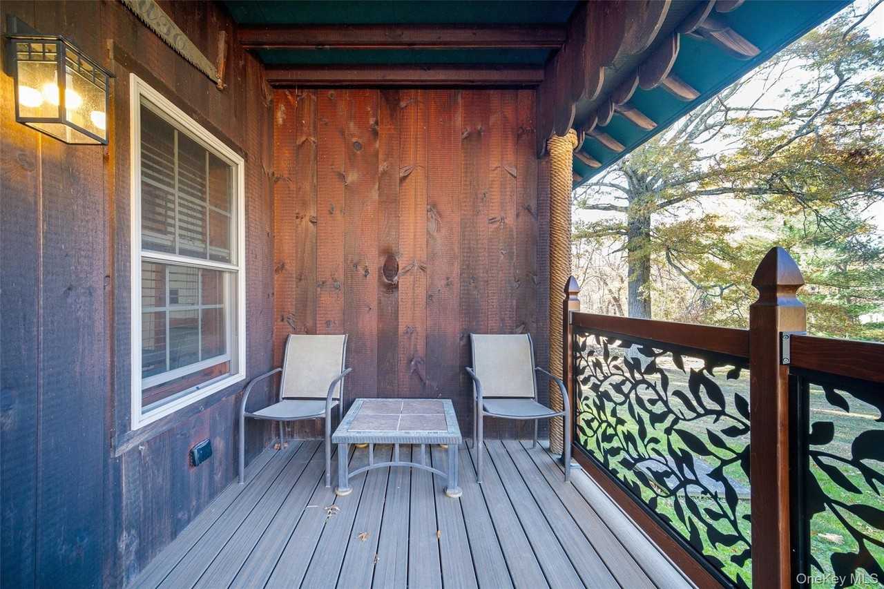 35 Clara Ave - Photo 5 of 25