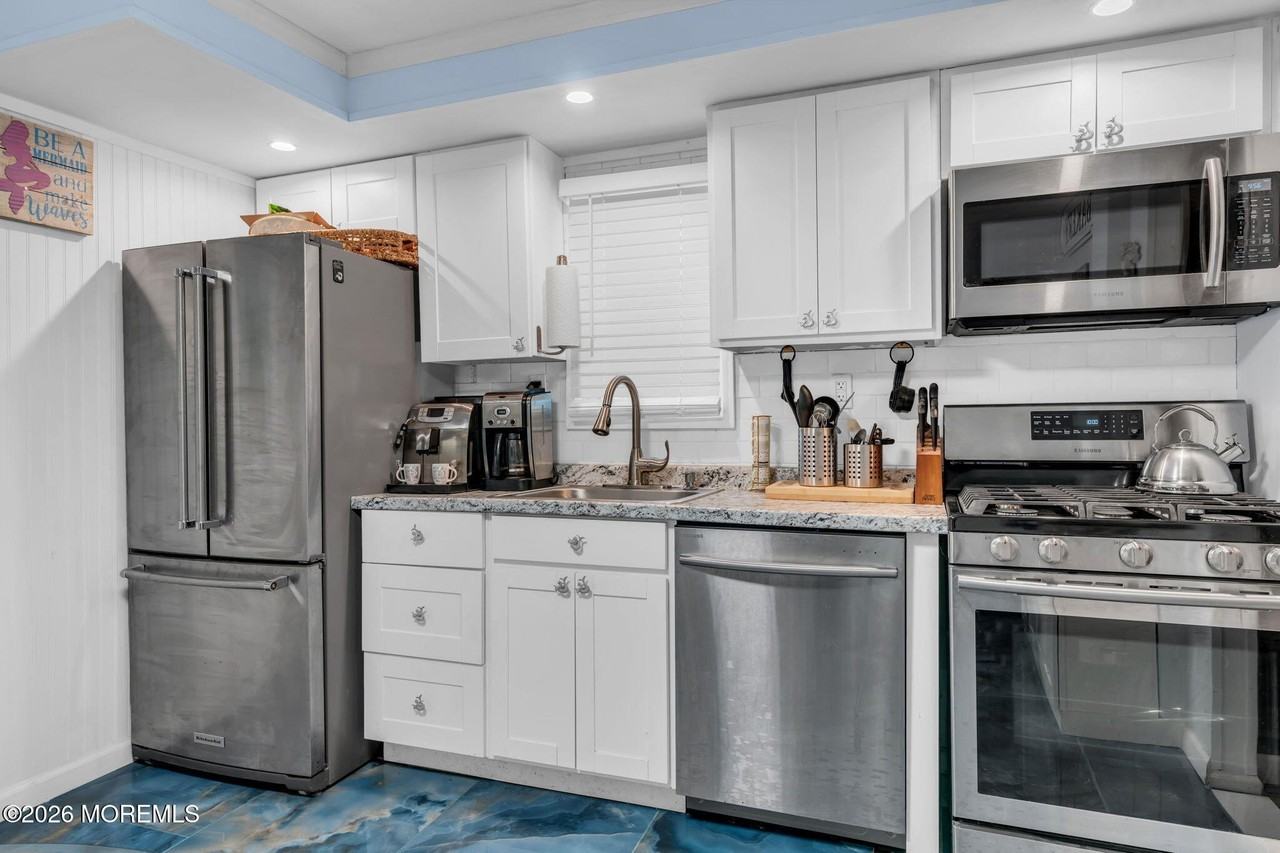 916 Mattison Ave - Photo 4 of 17