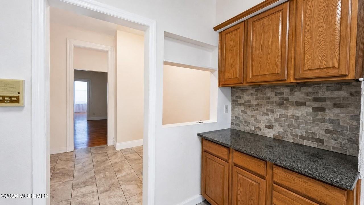 107 Ferry St #2 - Photo 4 of 13