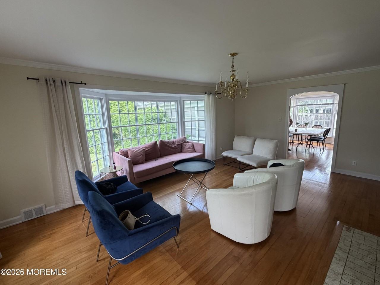 611 Blanchard Pkwy - Photo 3 of 15