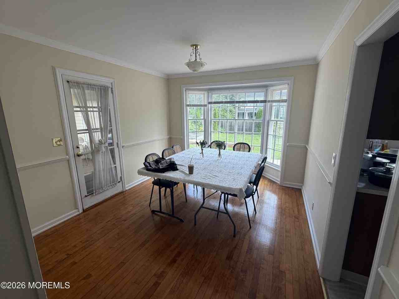 611 Blanchard Pkwy - Photo 4 of 15