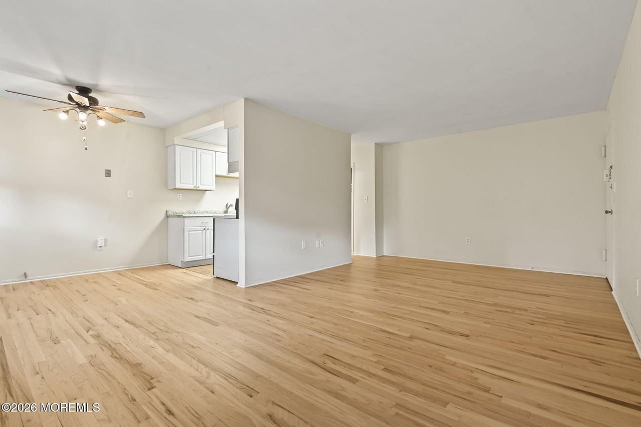 63 Stonehurst Blvd #G - Photo 5 of 17