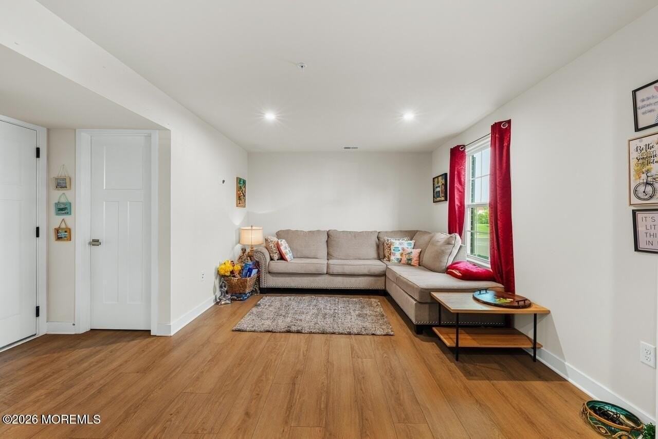 104 Midland Ave - Photo 4 of 38
