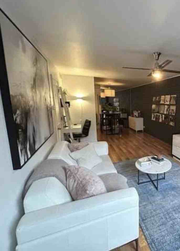 639 W Wellington Ave #11 - Photo 5 of 17