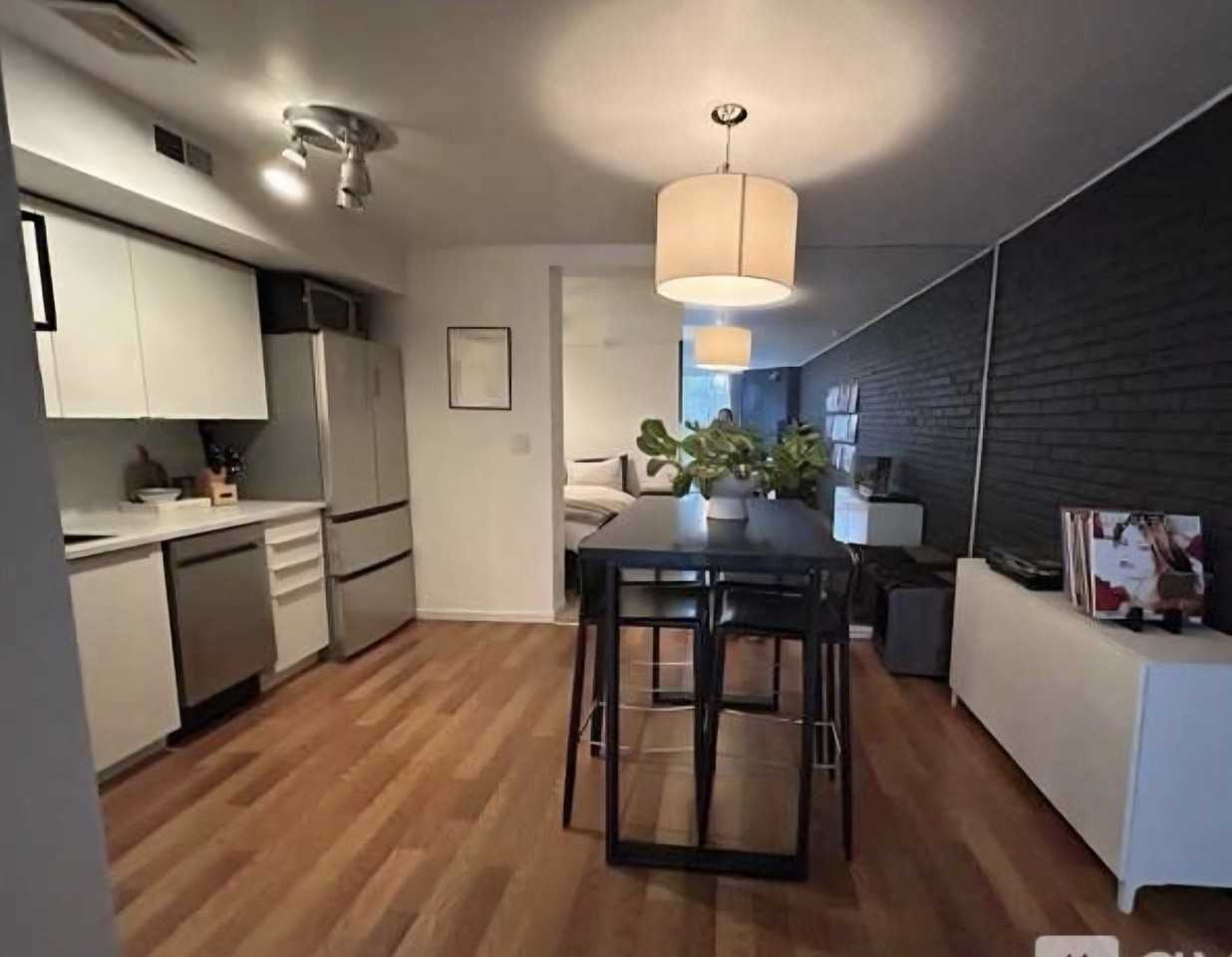 639 W Wellington Ave #11 - Photo 7 of 17