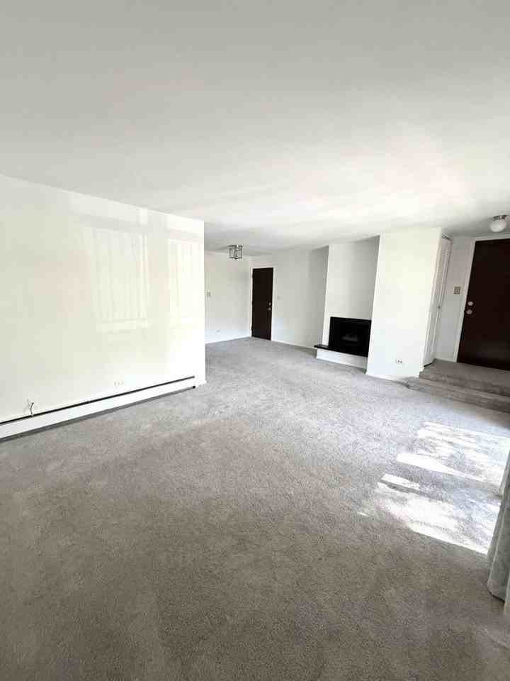 811 S Dwyer Ave #E - Photo 3 of 14