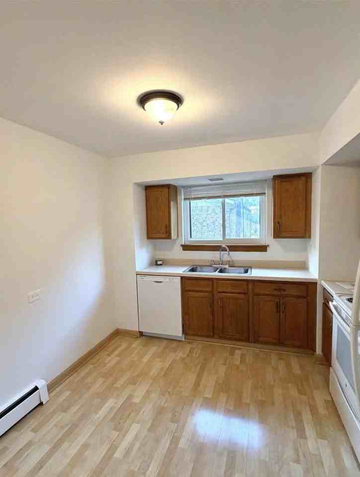 811 S Dwyer Ave #E - Photo 6 of 14
