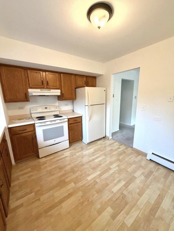 811 S Dwyer Ave #E - Photo 7 of 14
