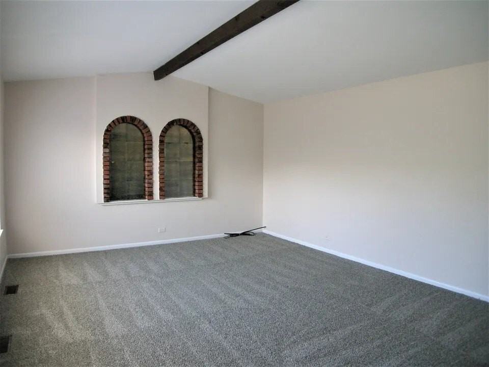 1514 Shepard Cir - Photo 2 of 17