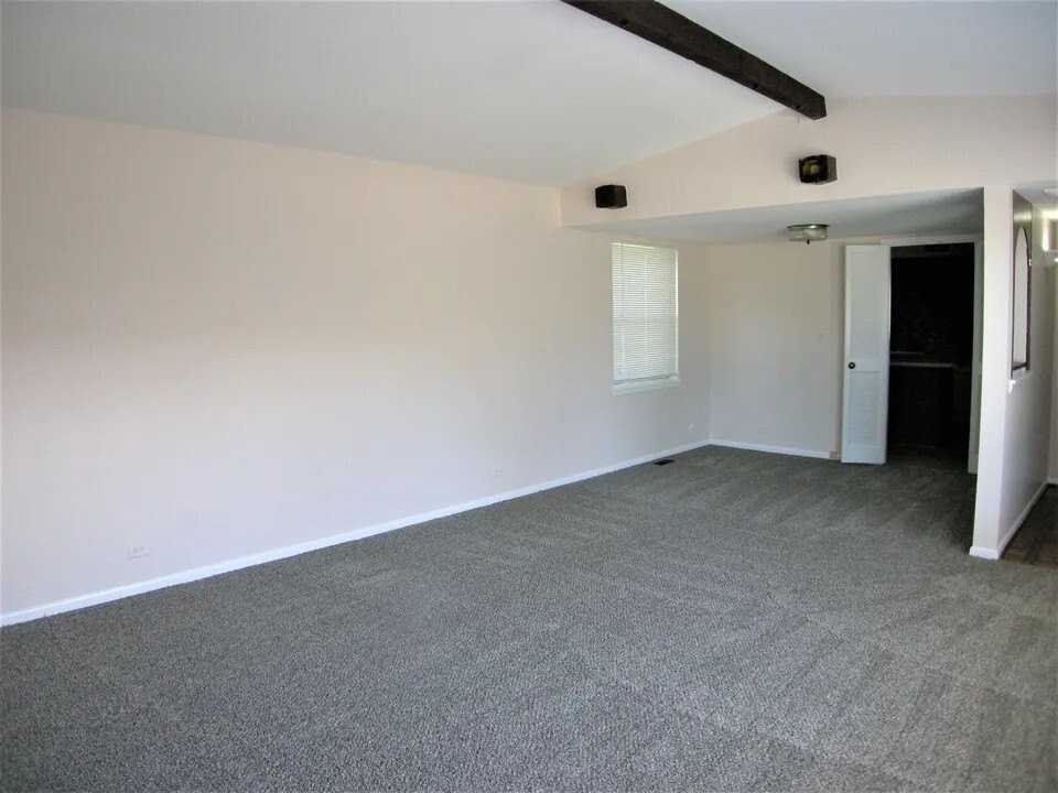 1514 Shepard Cir - Photo 3 of 17