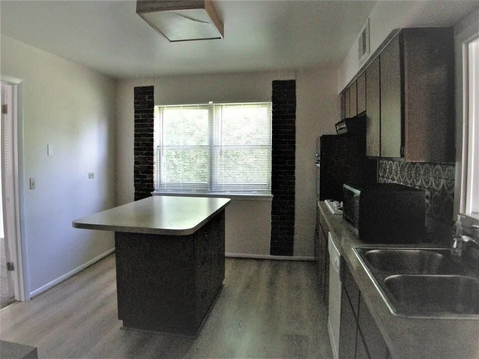 1514 Shepard Cir - Photo 6 of 17