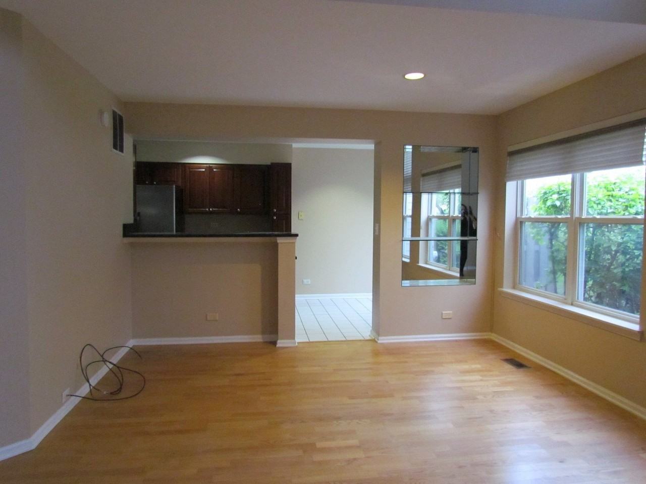 1560 E Chivalry Ct - Photo 2 of 21