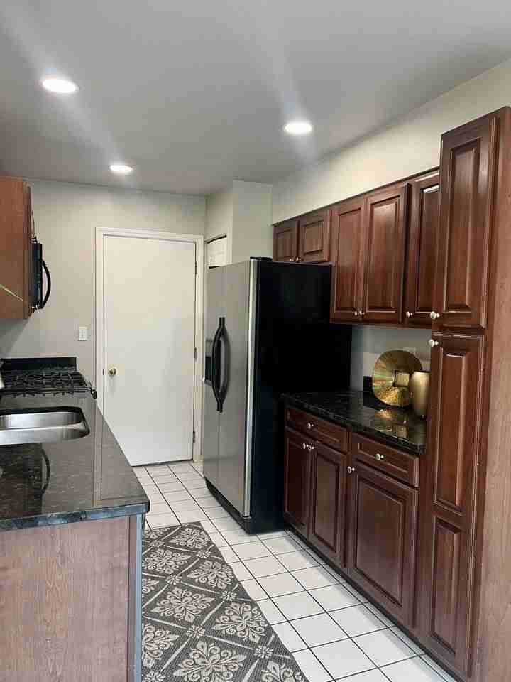 1560 E Chivalry Ct - Photo 6 of 21