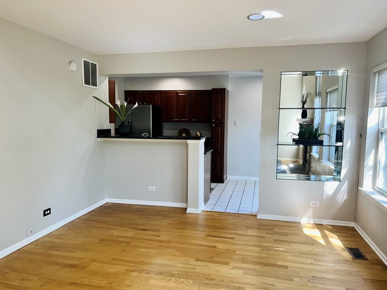 1560 E Chivalry Ct - Photo 3 of 20
