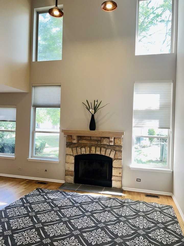 1560 E Chivalry Ct - Photo 5 of 20