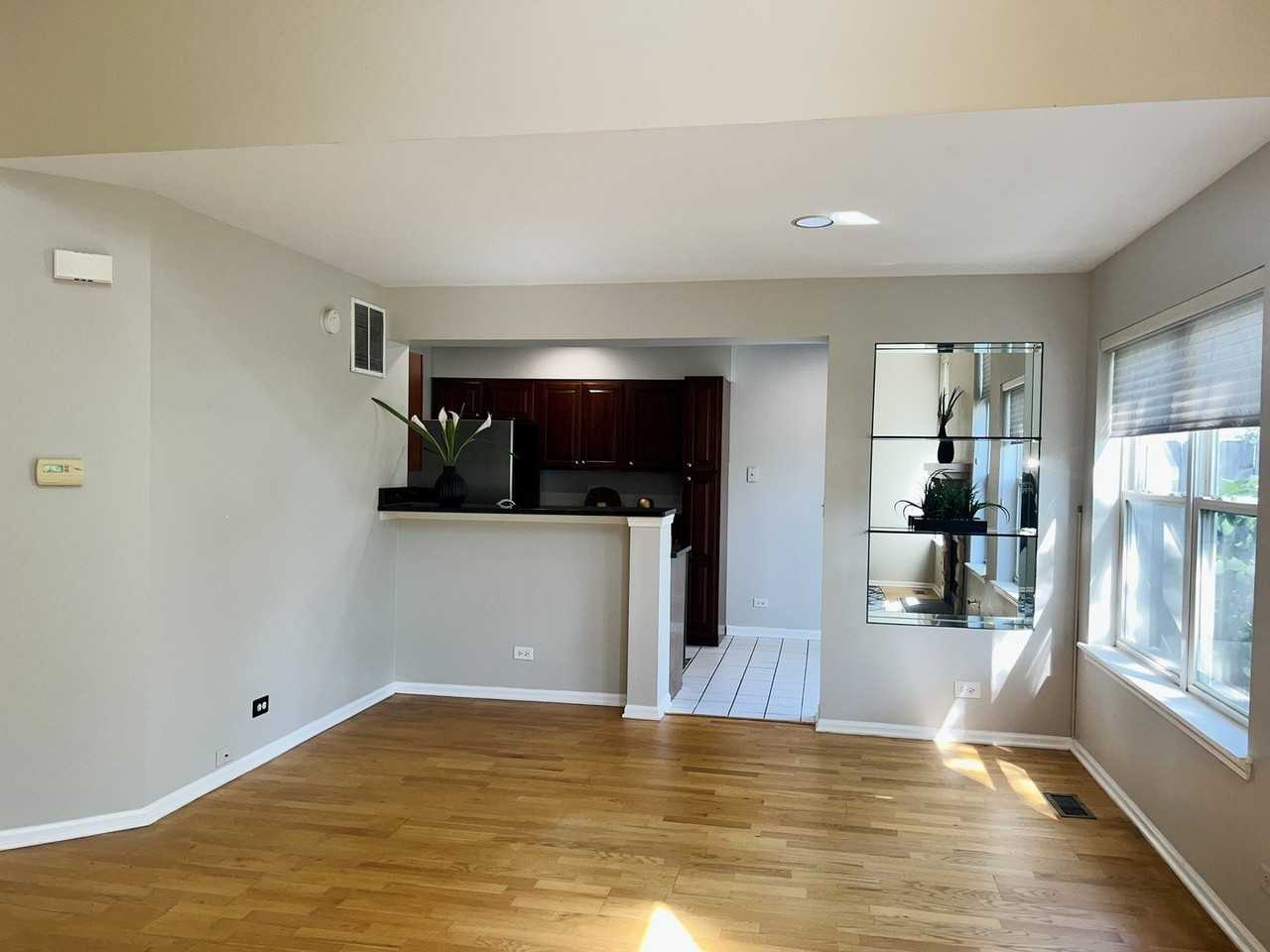 1560 E Chivalry Ct - Photo 4 of 20