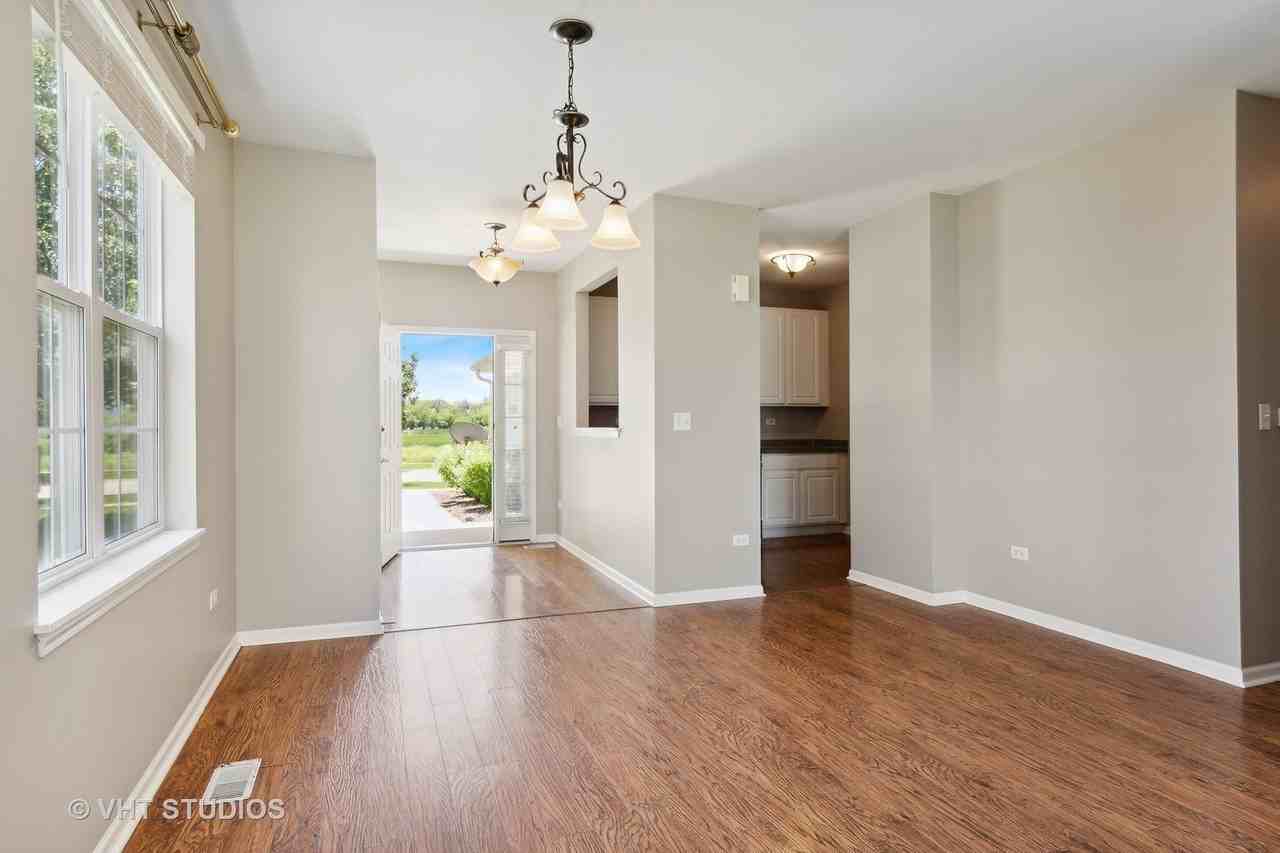 2442 Golf Ridge Cir - Photo 4 of 11