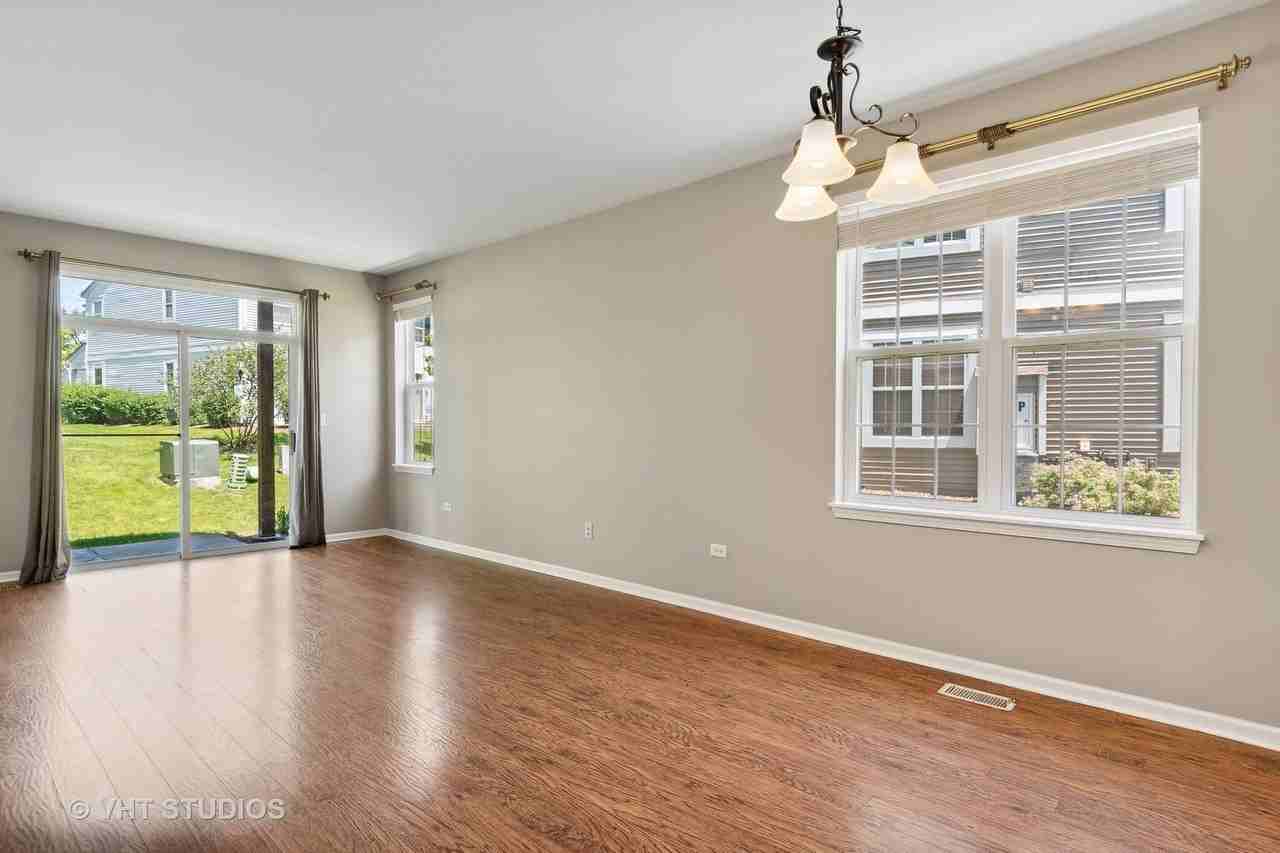 2442 Golf Ridge Cir - Photo 5 of 11