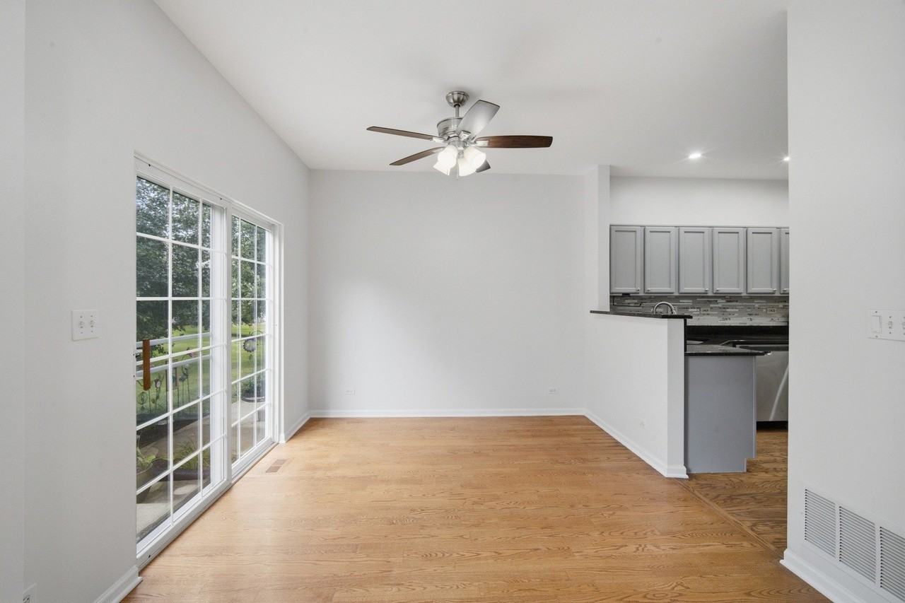 611 Lakeridge Ct #611 - Photo 6 of 25