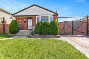 8201 S Komensky Ave - Photo 1 of 1
