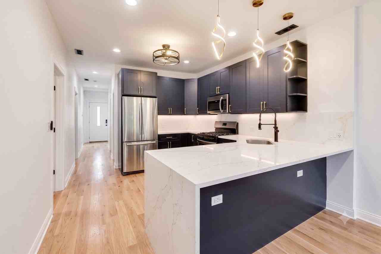 4815 W Patterson Ave #2 - Photo 3 of 20