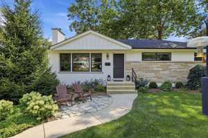 featured image of 1526 E Forest Ave