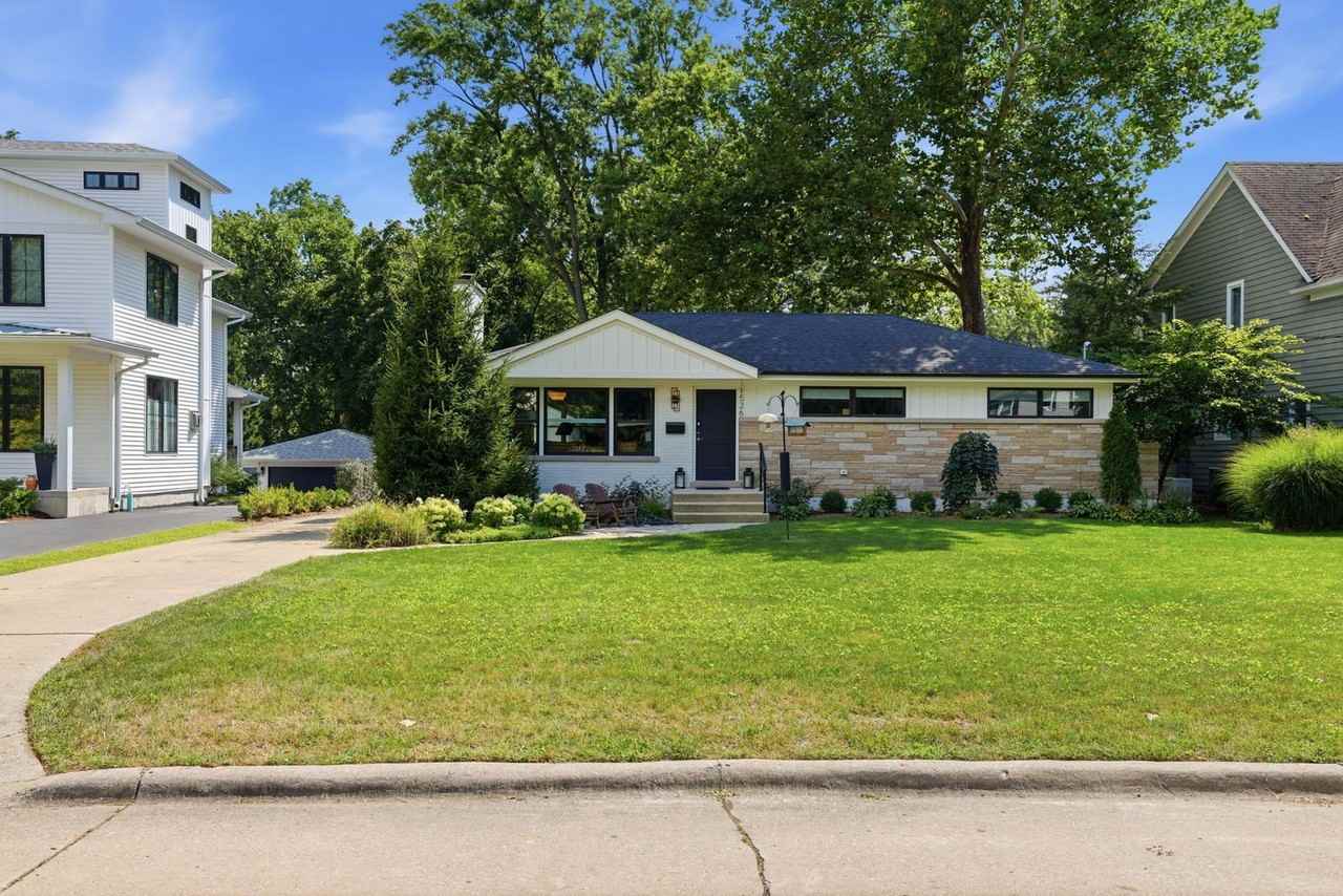 1526 E Forest Ave - Photo 2 of 21