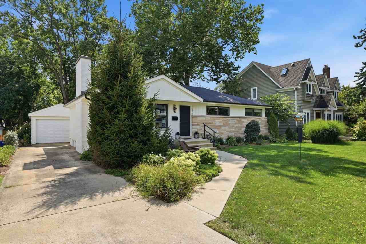 1526 E Forest Ave - Photo 4 of 21